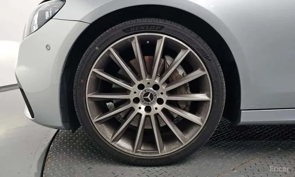 Mercedes-Benz E 350 E350 4MATIC AMG Line 2022