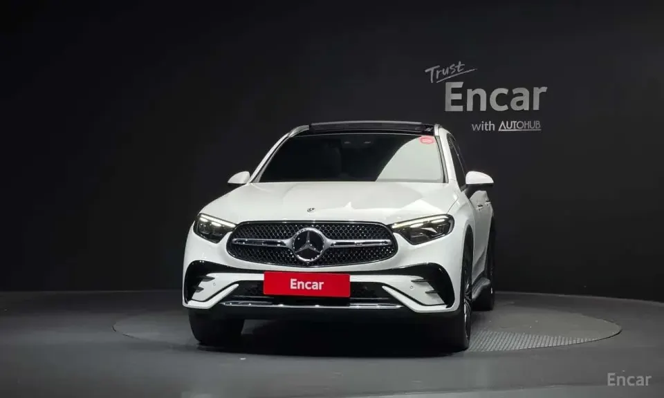 Mercedes-Benz GLC300 4MATIC AMG Line 2023