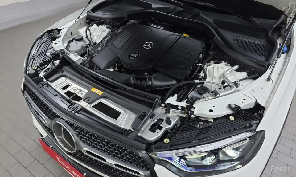 Mercedes-Benz GLC300 4MATIC AMG Line 2023