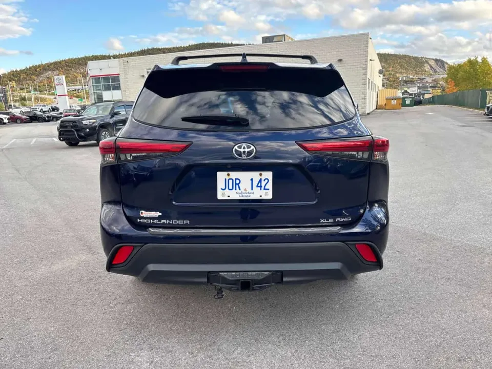 Toyota Highlander XLE 2021