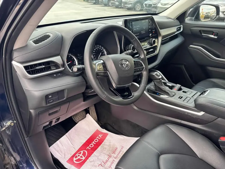 Toyota Highlander XLE 2021