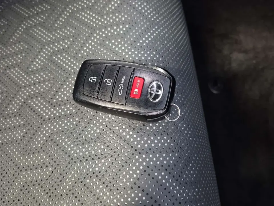 Toyota Tundra LIMITED HYBRID CREW CAB SHORT BED 2025