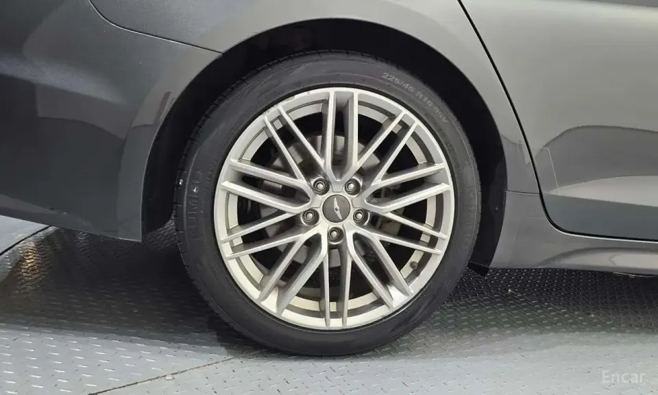 Genesis G70 2.0T AWD 2019