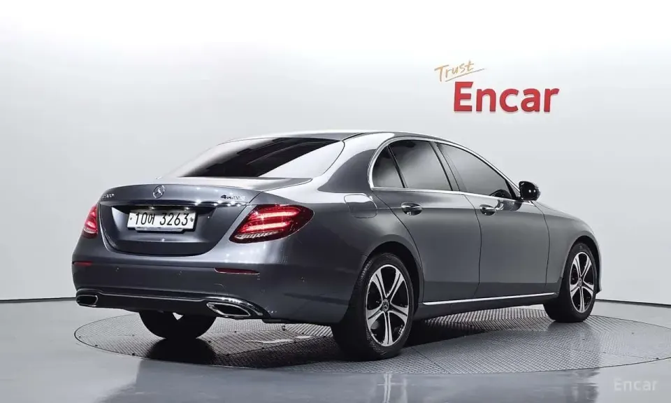 Mercedes-Benz E 300 E300 4MATIC Avnatgarde 2018