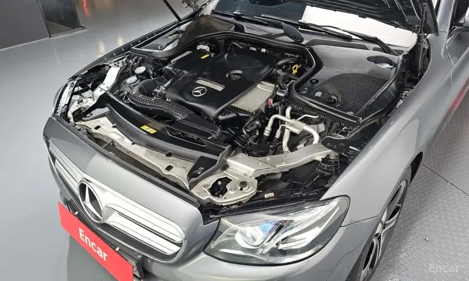 Mercedes-Benz E 300 E300 4MATIC Avnatgarde 2018