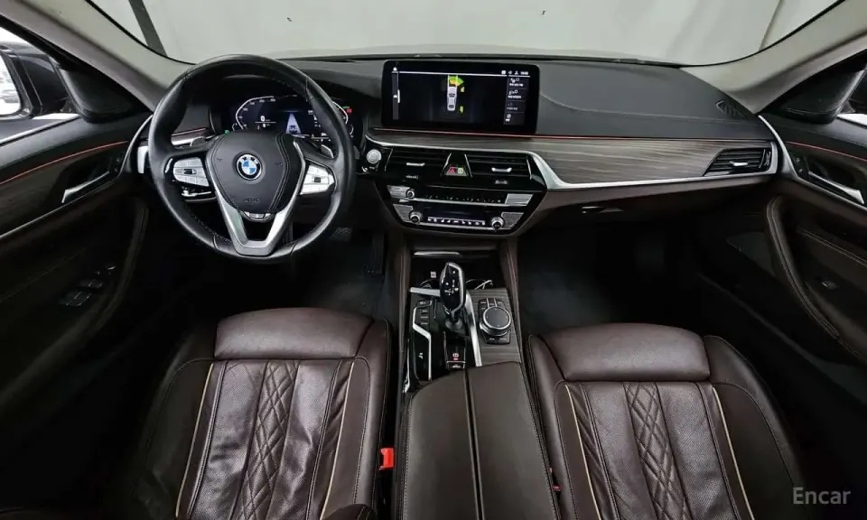 BMW 530i Luxury 2022