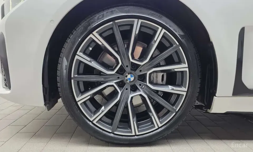 BMW 740Li xDrive M Sport Package 2022