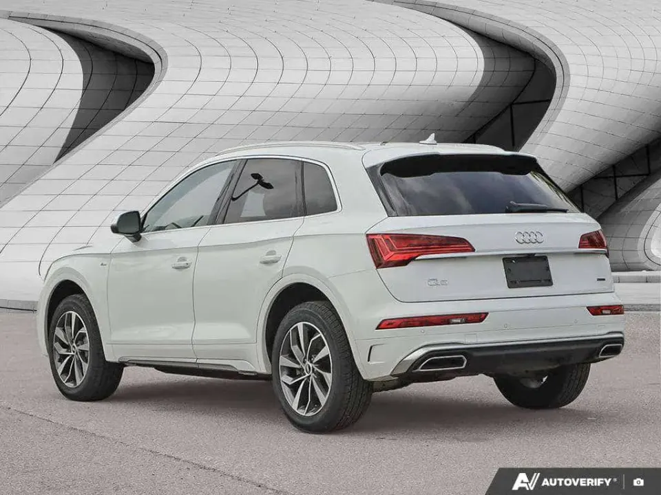 Audi Q5 45 TFSI Progressiv | Quattro | Leather | Heated Seats | Backup Camera | 2021