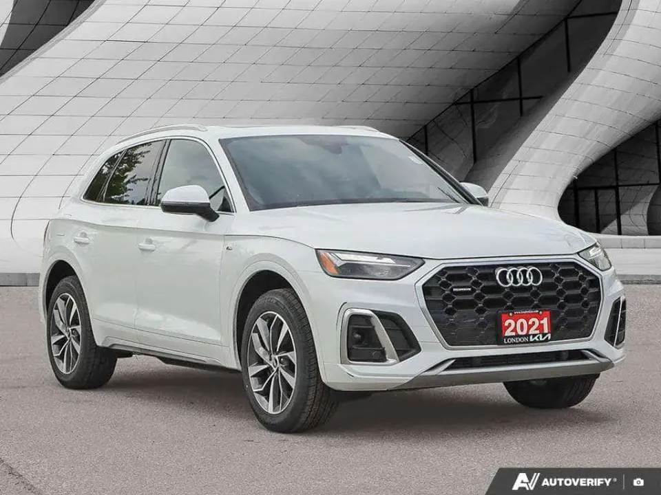 Audi Q5 45 TFSI Progressiv | Quattro | Leather | Heated Seats | Backup Camera | 2021