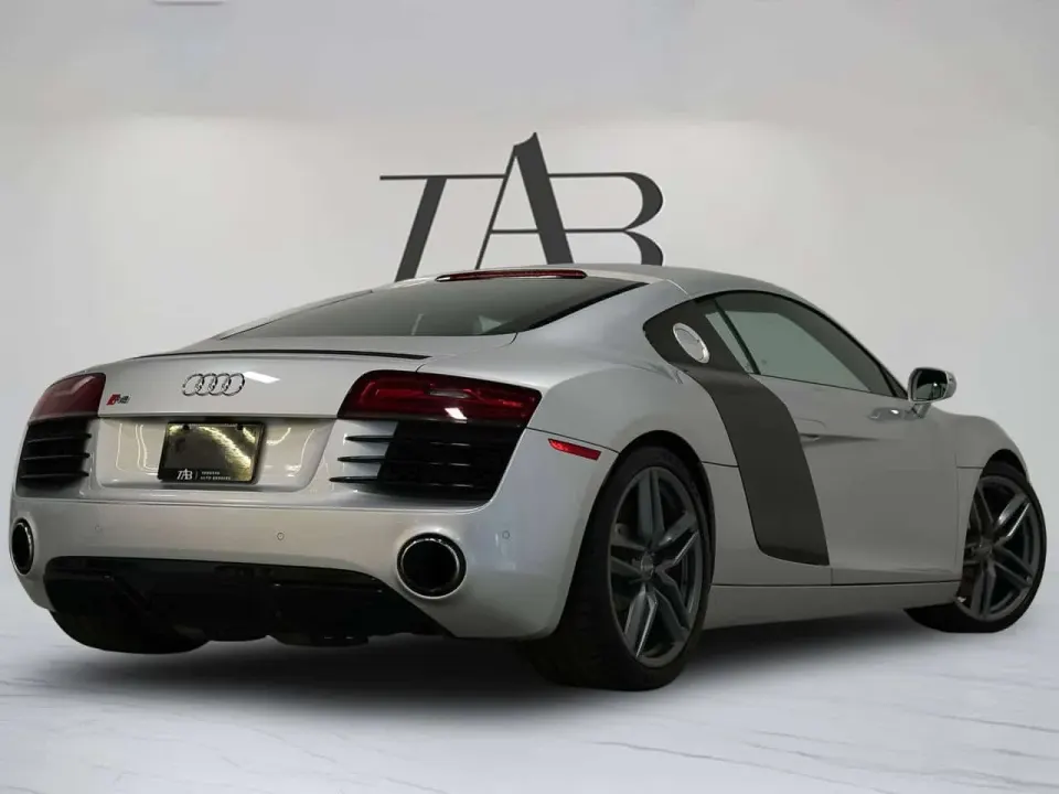 Audi R8 MANUAL | B&O | NAV PKG 2014