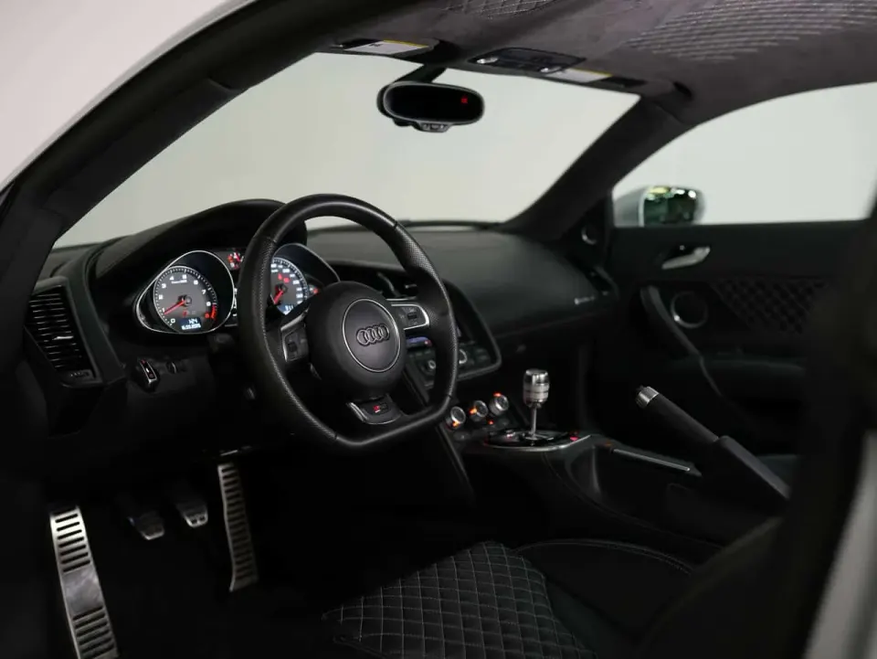 Audi R8 MANUAL | B&O | NAV PKG 2014
