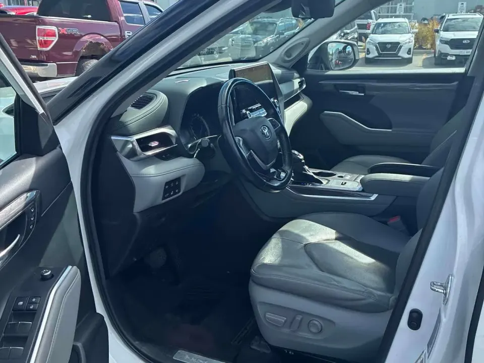 Toyota Highlander Hybrid Limited 2022