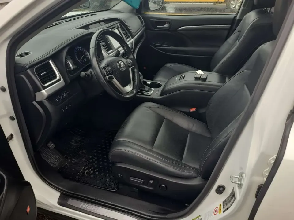 Toyota Highlander LIMITED 2017