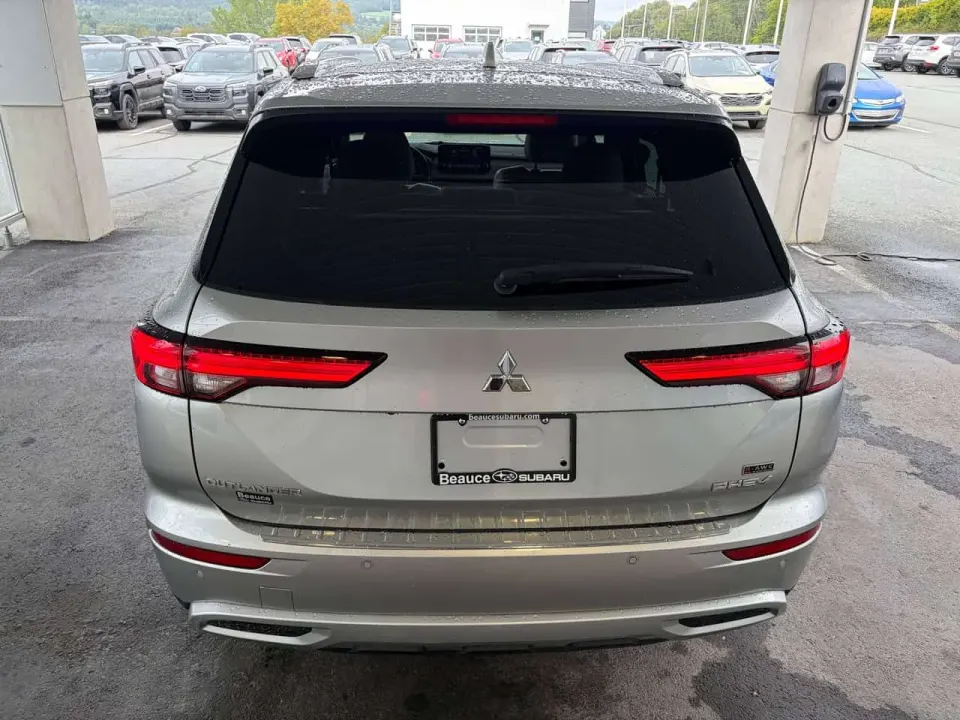 Mitsubishi Outlander 2.4 Plug-in Hybrid PHEV 2023