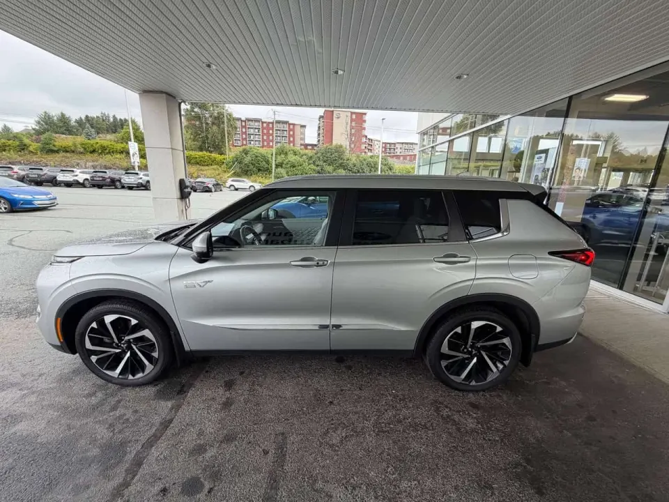 Mitsubishi Outlander 2.4 Plug-in Hybrid PHEV 2023