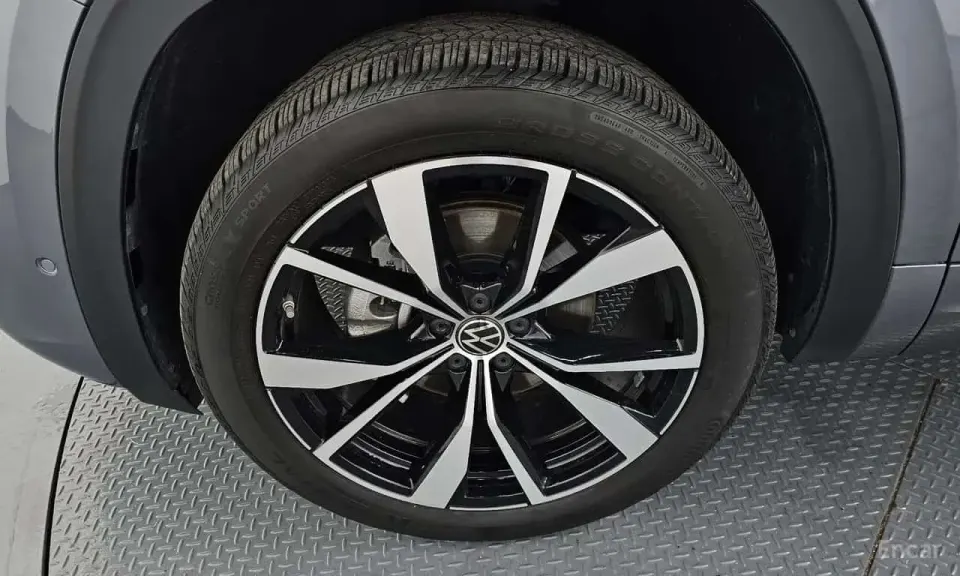 VW Atlas 2.0 TSI R-LINE 7-Seater 2025