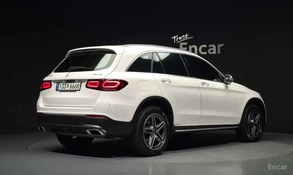 Mercedes-Benz GLC300e 4MATIC 2022