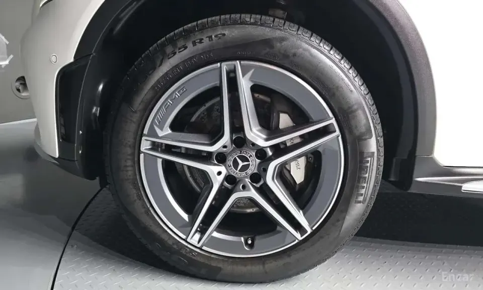 Mercedes-Benz GLC300e 4MATIC 2022