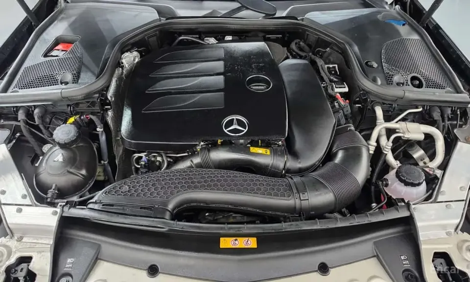 Mercedes-Benz E 350 E350 4MATIC Avantgarde 2022