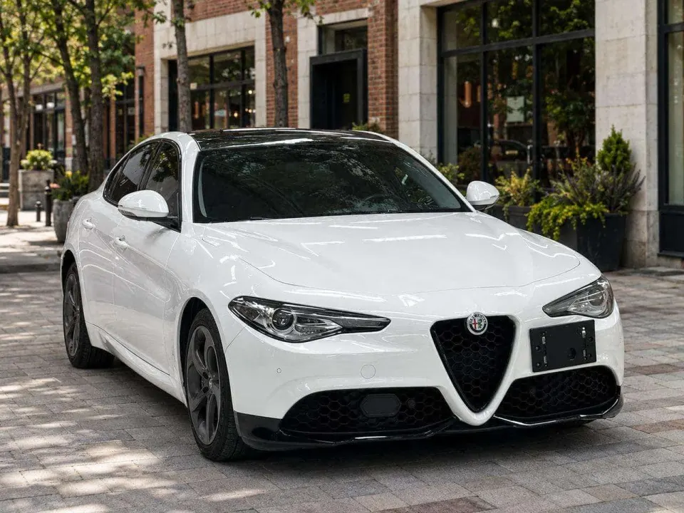 Alfa Romeo Giulia 2.0 Turbo 16V Ti Sport 4dr AWD 2017