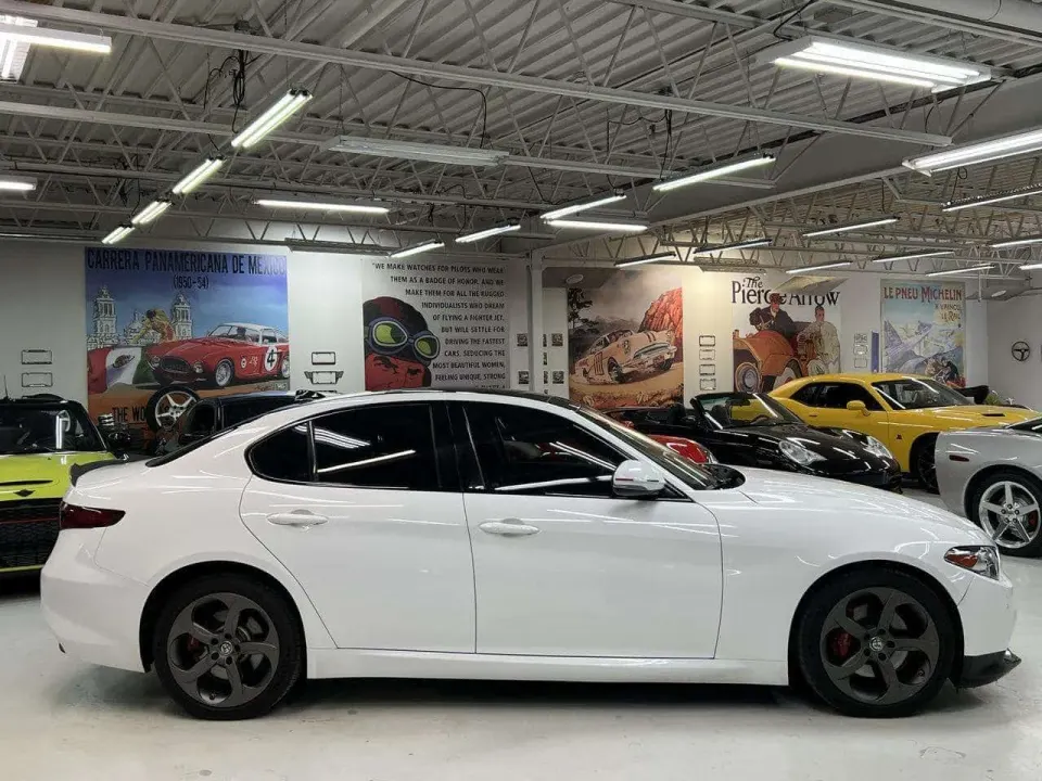 Alfa Romeo Giulia 2.0 Turbo 16V Ti Sport 4dr AWD 2017