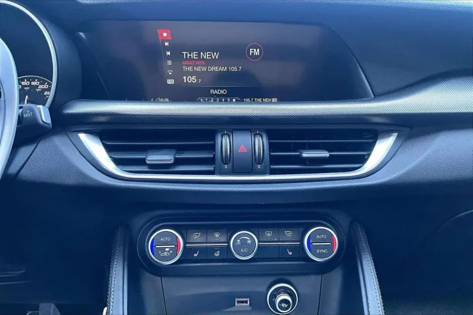 Alfa Romeo Stelvio 2.0 Turbo 16V Sport |Heated Leather |Panoroof |SafetyTech |AWD 2019