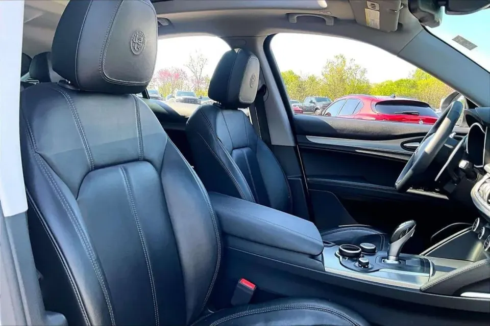 Alfa Romeo Stelvio 2.0 Turbo 16V Sport |Heated Leather |Panoroof |SafetyTech |AWD 2019