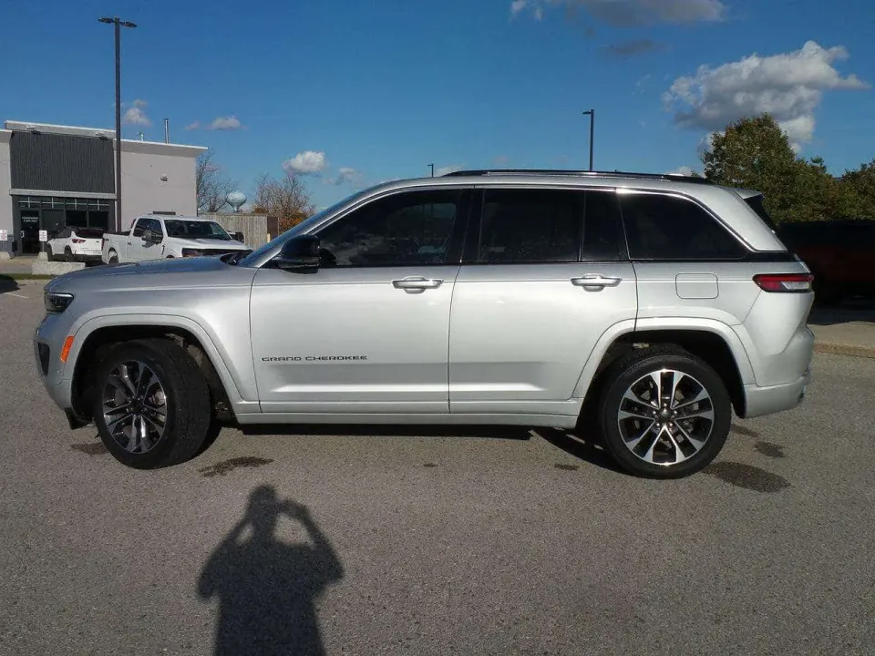 Jeep Grand cherokee OVERLAND, LEATHER, HEADS-UP-DISPLAY, LOADED! 2022