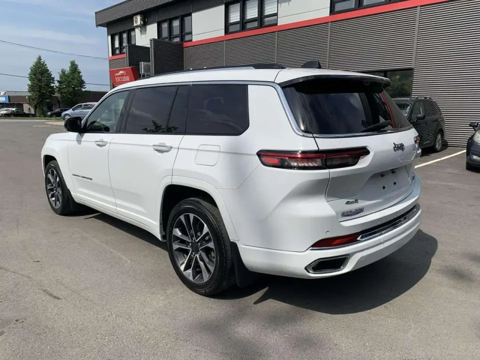 Jeep Grand cherokee Overland 4X4 – V8 HEMI 5.7L – 7 PASSAGERS – TOIT PANORAMIQUE – McINTOSH 19 HAUT-PARLEURS – SUSPENSION PNEUMATIQUE – NIGHT 2023