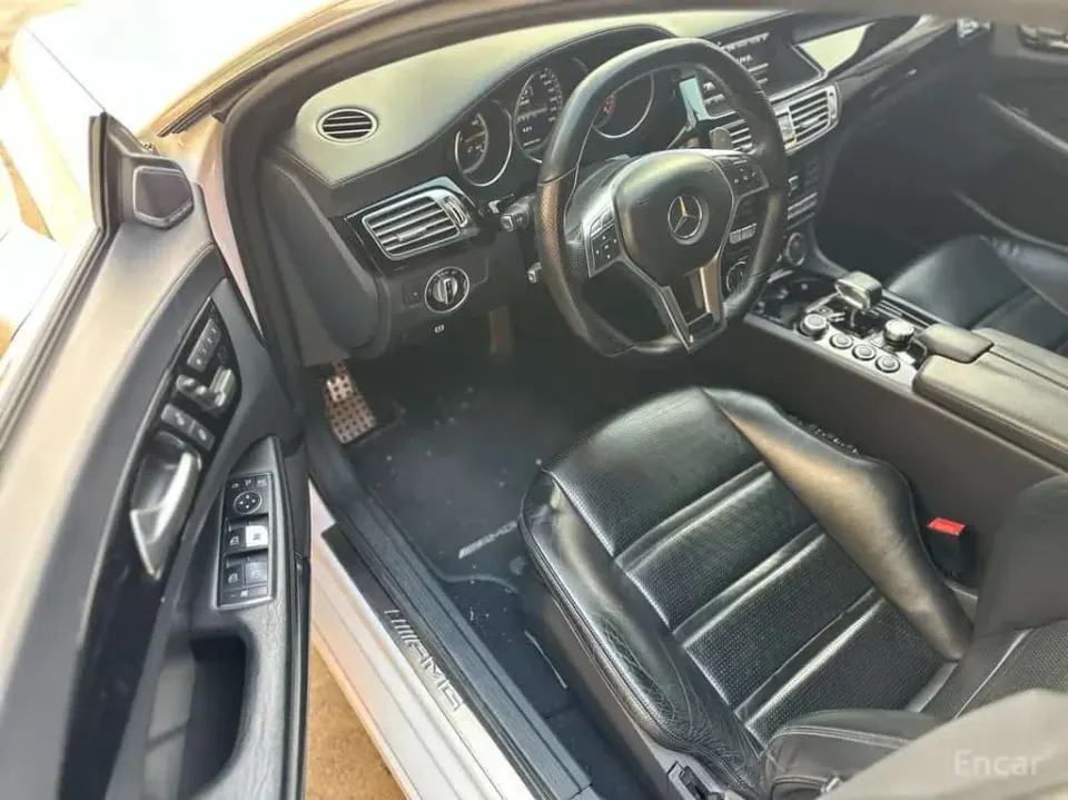 Mercedes-Benz CLS63 AMG 2012
