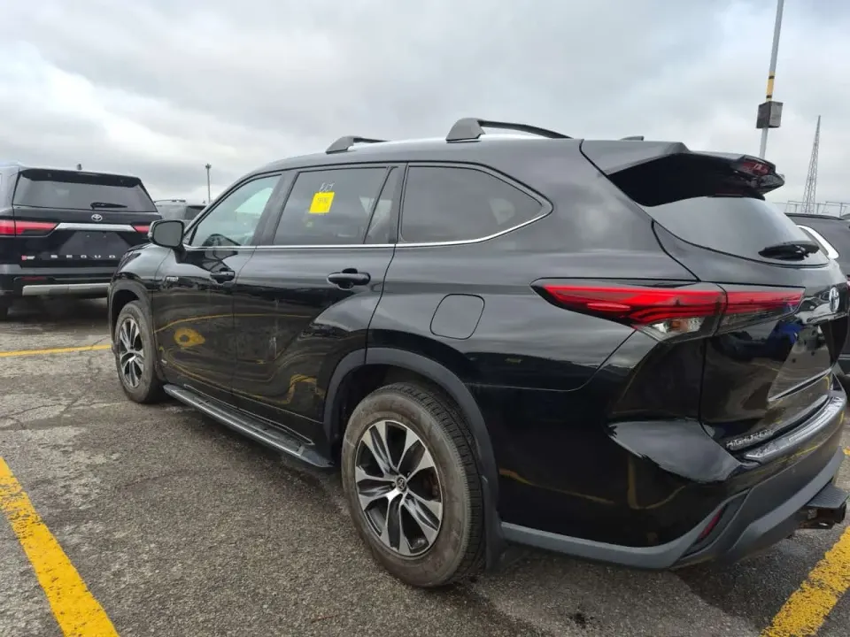 Toyota Highlander HYBRID XLE 2021
