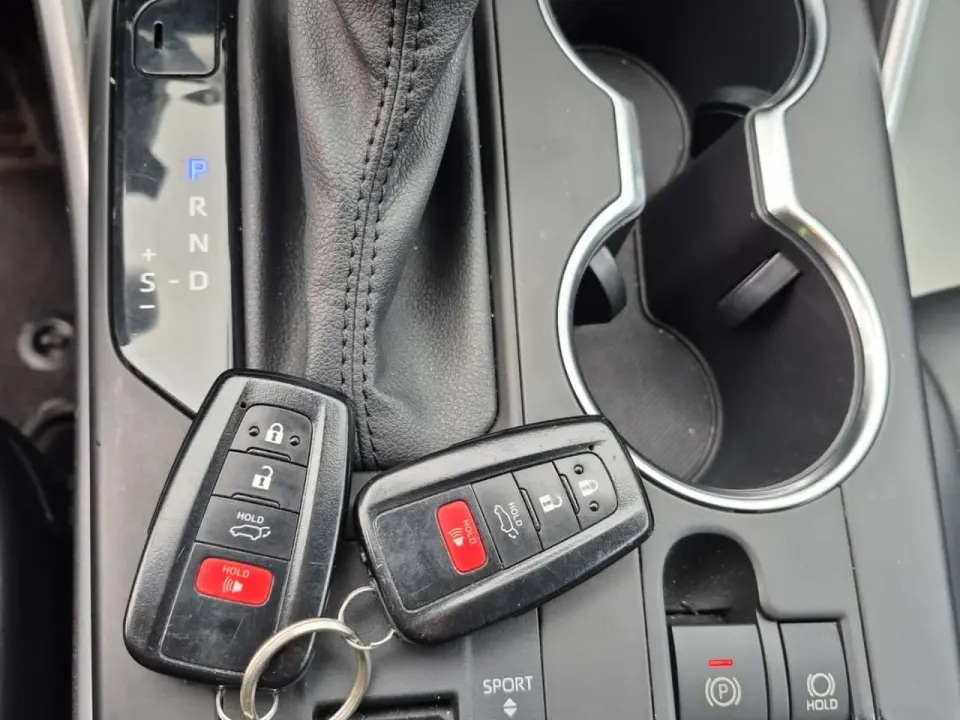 Toyota Highlander HYBRID XLE 2021