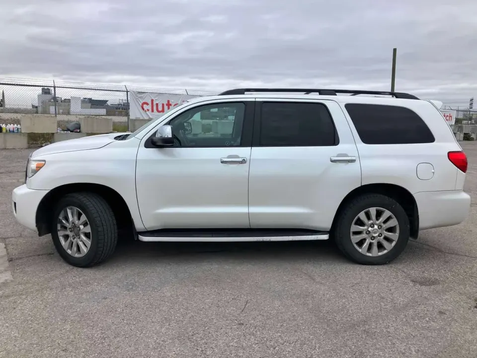 Toyota Sequoia 4WD 4dr 5.7L Platinum 2011