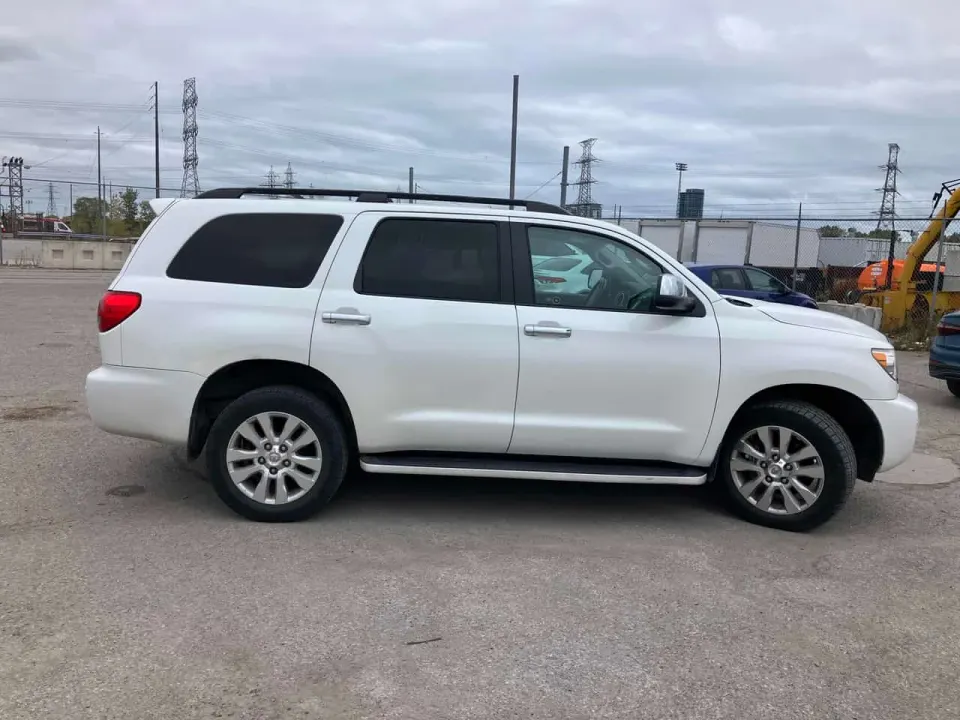 Toyota Sequoia 4WD 4dr 5.7L Platinum 2011