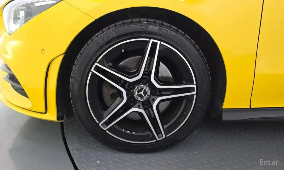 Mercedes-Benz CLA250 4MATIC 2021