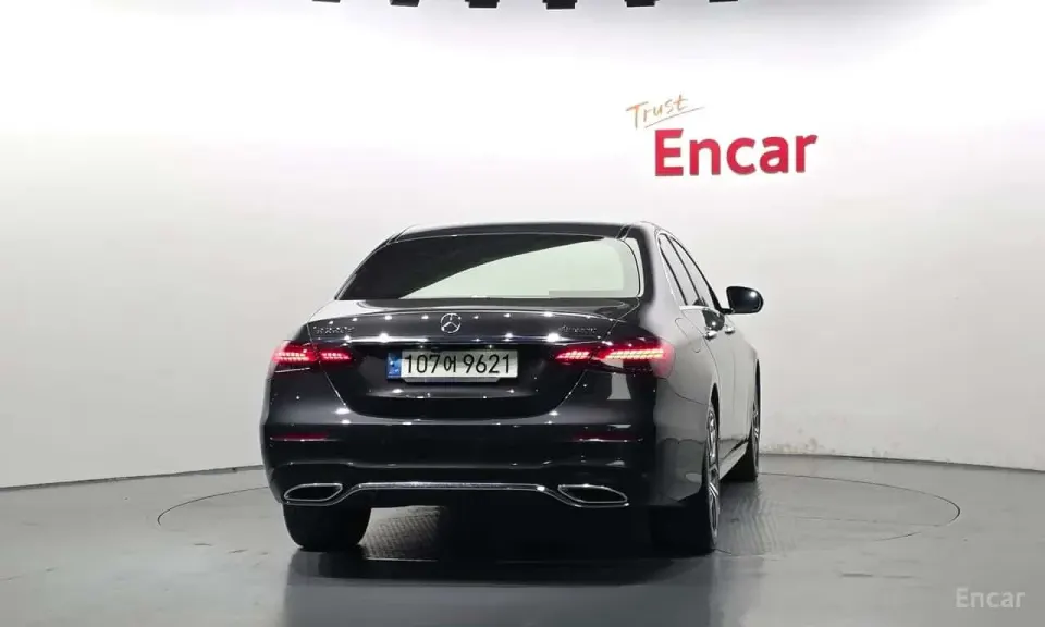 Mercedes-Benz E 220 E220d 4MATIC AMG Line 2021