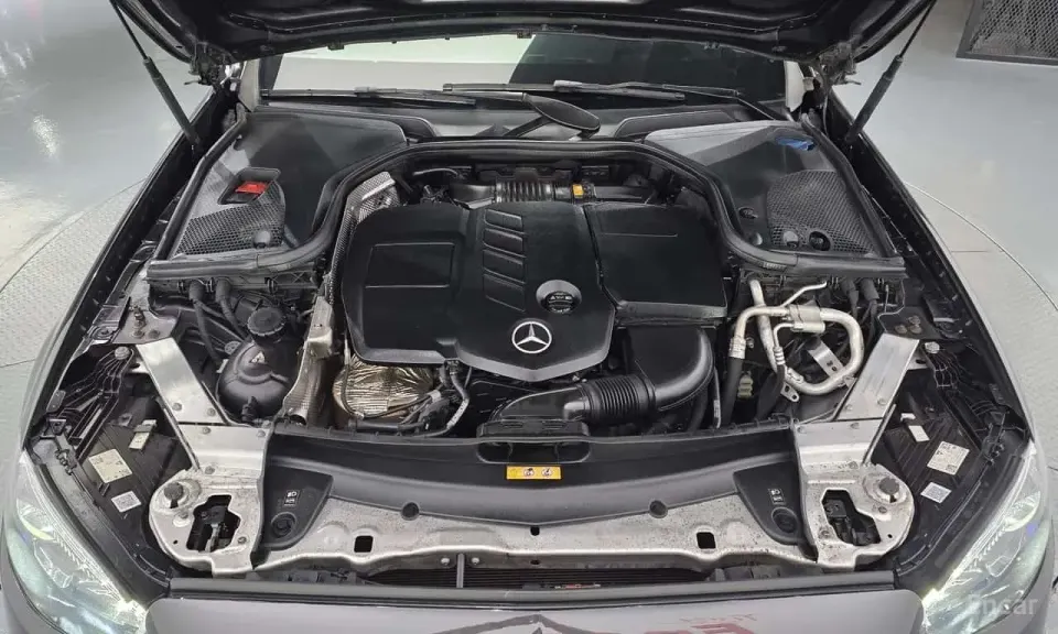 Mercedes-Benz E 220 E220d 4MATIC AMG Line 2021