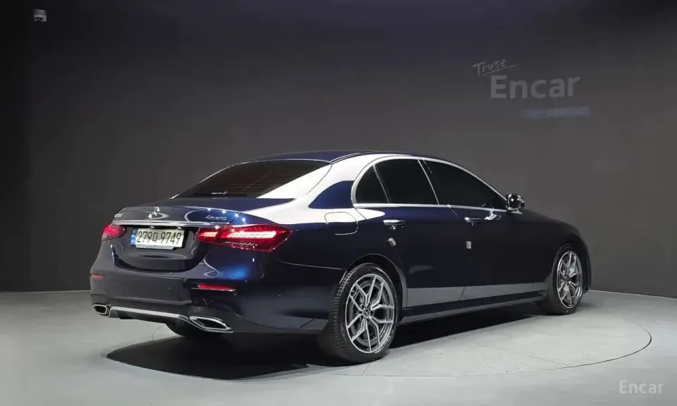 Mercedes-Benz E 220 E220d 4MATIC AMG Line 2021