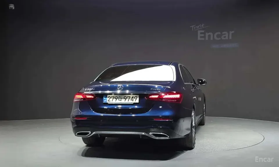 Mercedes-Benz E 220 E220d 4MATIC AMG Line 2021