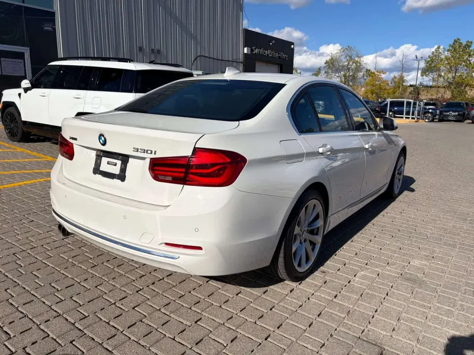 BMW 330i 4dr Sdn 330i xDrive AWD 2017