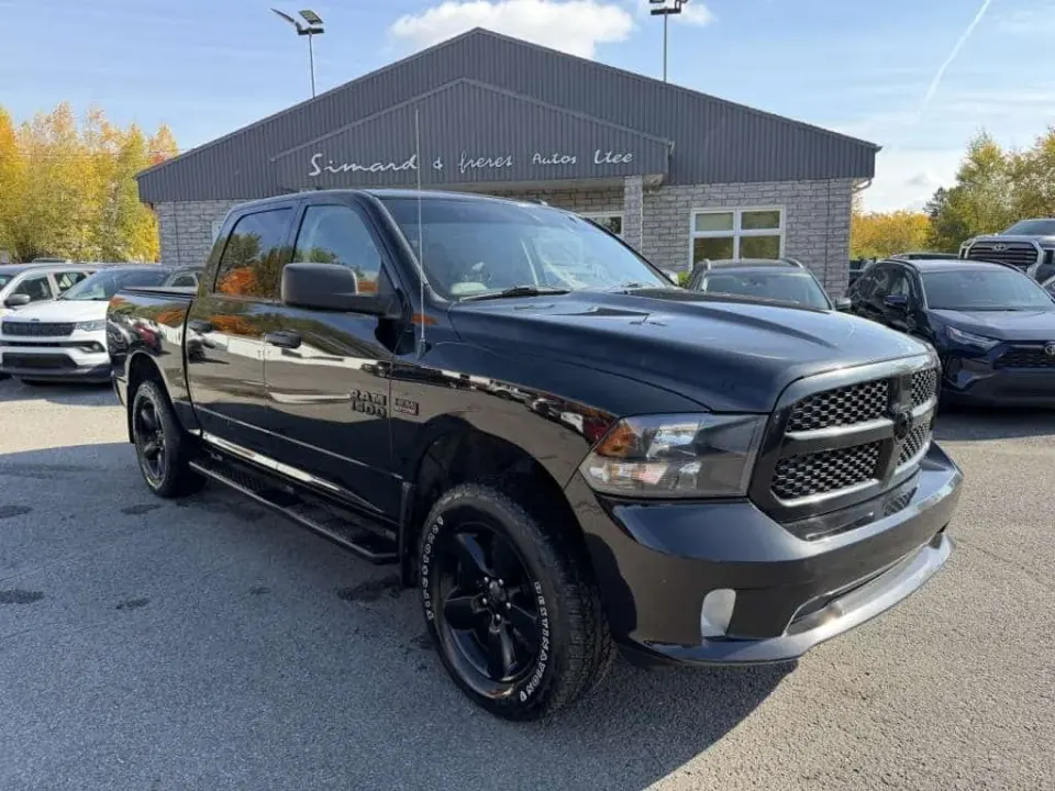 Dodge RAM 1500 5.7 EXPRESS CREW CAB V8 5.7L 4X4 ALL BLACK! 2017
