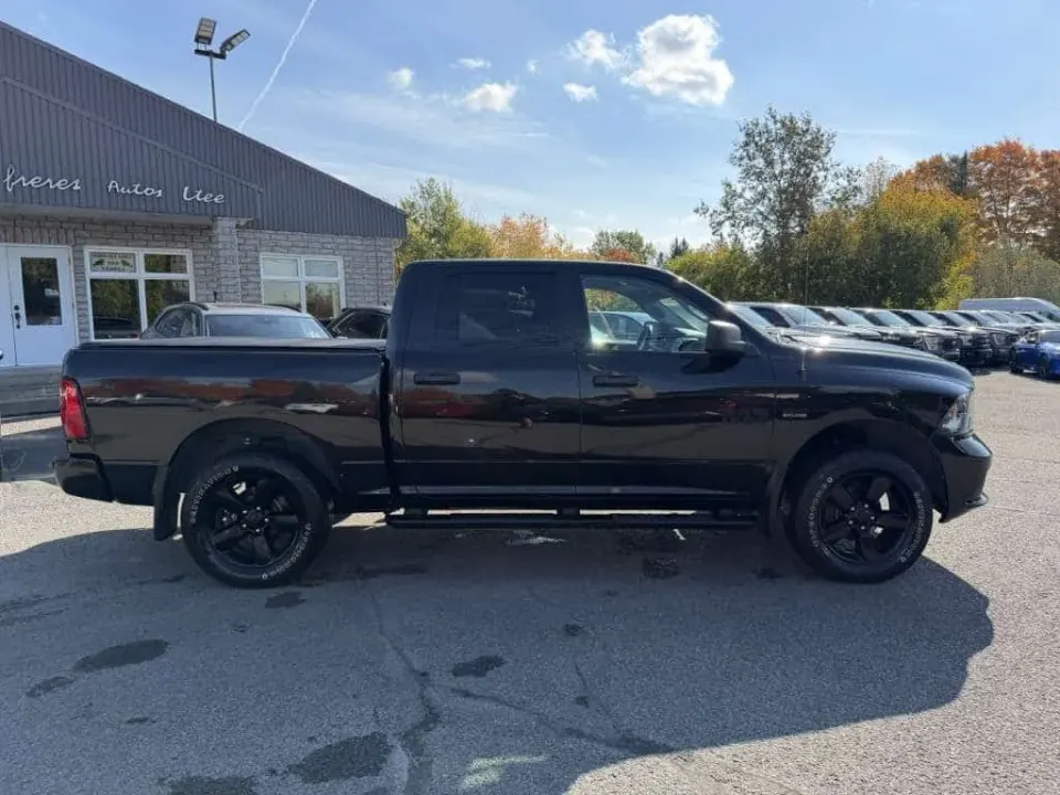 Dodge RAM 1500 5.7 EXPRESS CREW CAB V8 5.7L 4X4 ALL BLACK! 2017