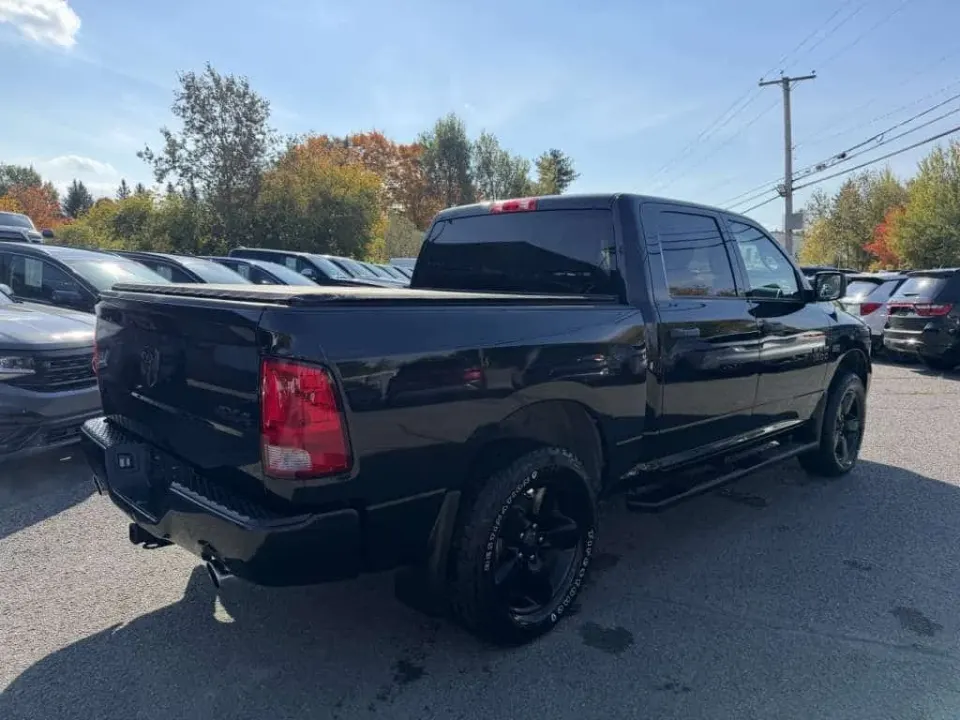 Dodge RAM 1500 5.7 EXPRESS CREW CAB V8 5.7L 4X4 ALL BLACK! 2017
