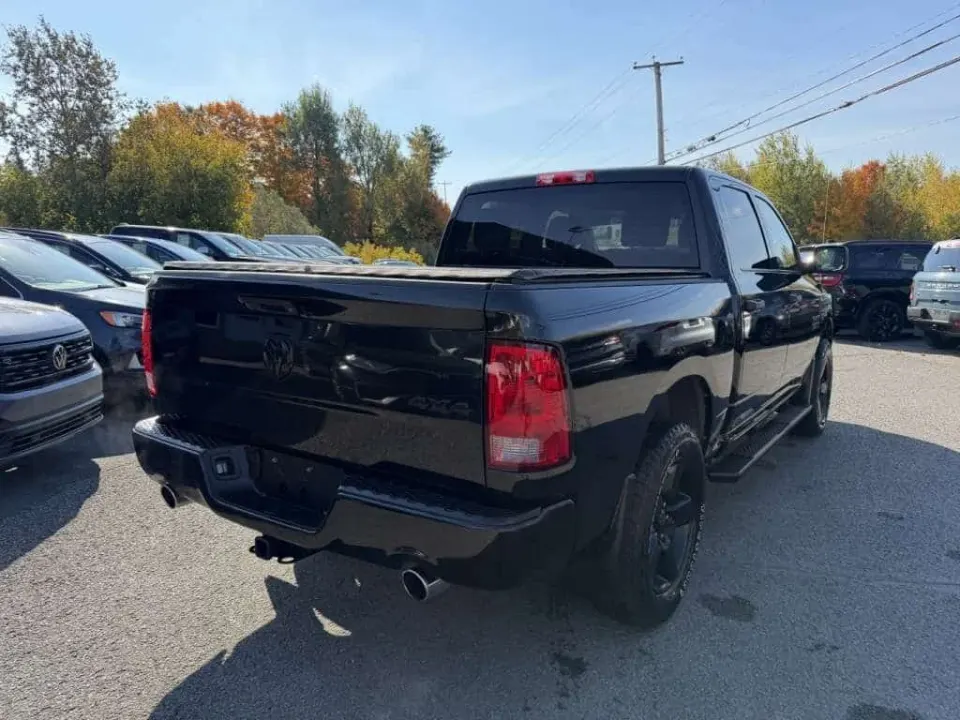 Dodge RAM 1500 5.7 EXPRESS CREW CAB V8 5.7L 4X4 ALL BLACK! 2017