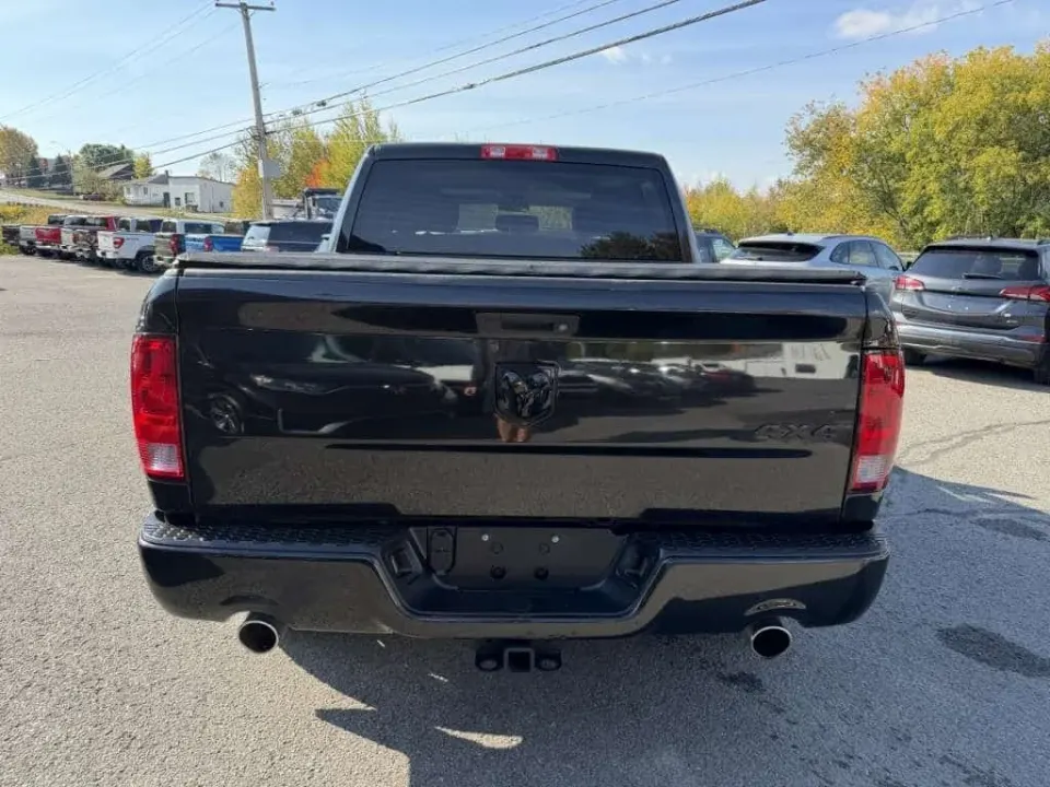 Dodge RAM 1500 5.7 EXPRESS CREW CAB V8 5.7L 4X4 ALL BLACK! 2017