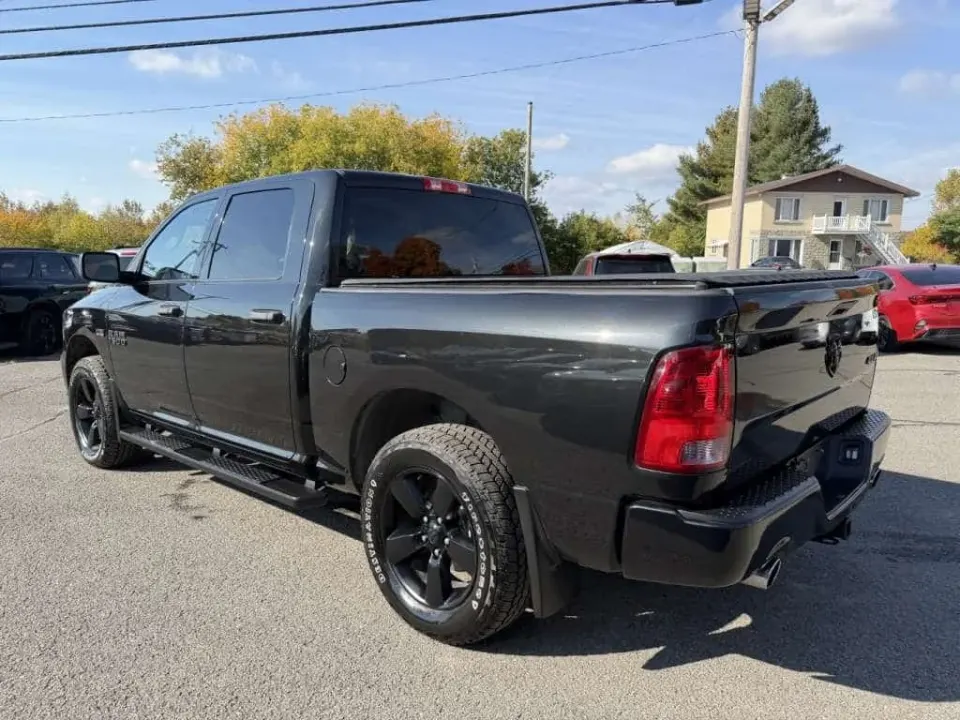Dodge RAM 1500 5.7 EXPRESS CREW CAB V8 5.7L 4X4 ALL BLACK! 2017