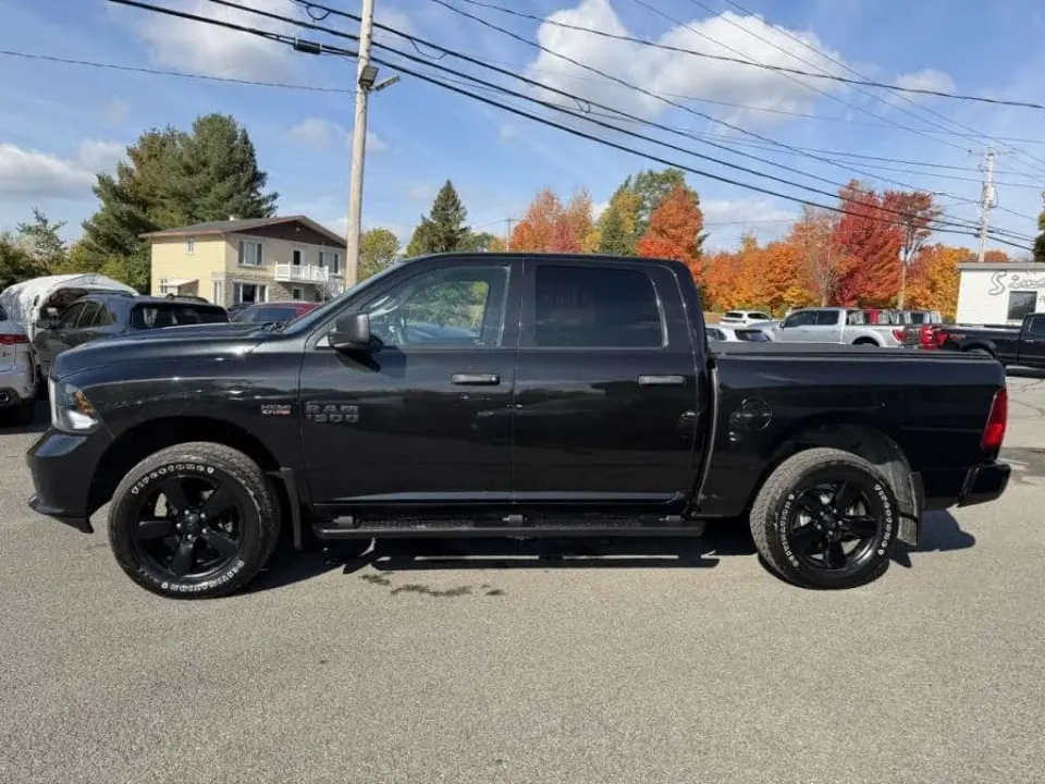 Dodge RAM 1500 5.7 EXPRESS CREW CAB V8 5.7L 4X4 ALL BLACK! 2017