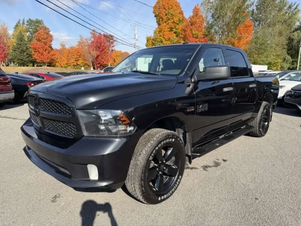 Dodge RAM 1500 5.7 EXPRESS CREW CAB V8 5.7L 4X4 ALL BLACK! 2017