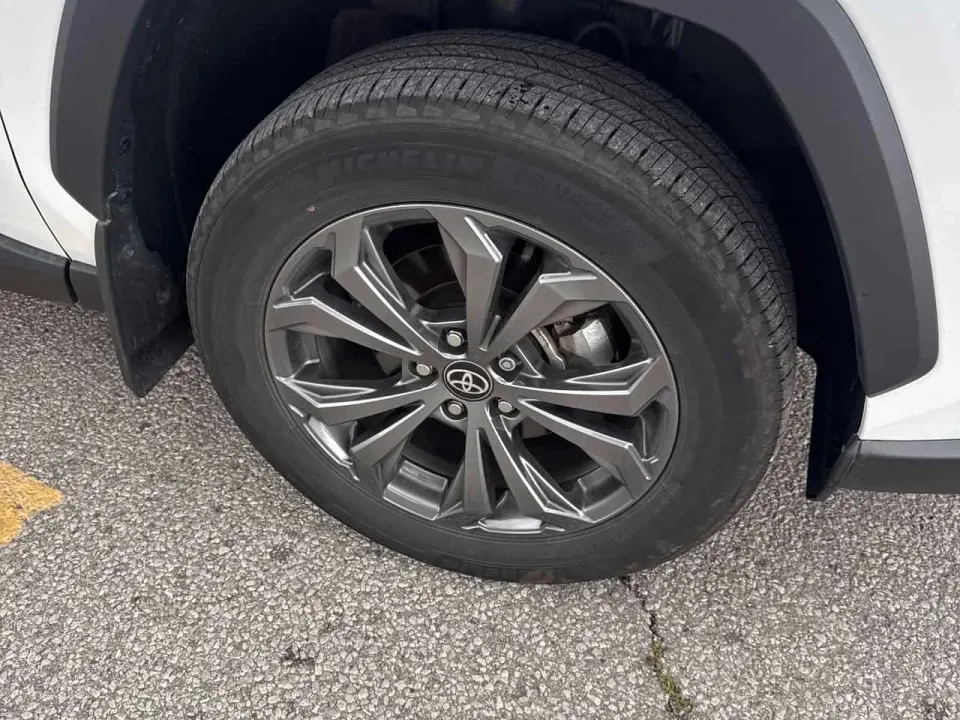 Toyota Rav4 Hybrid XLE AWD 2025