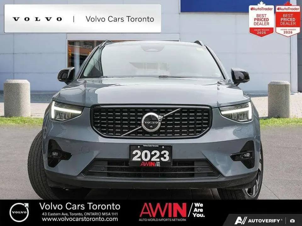 Volvo XC40 B5 B Plus Dark Theme 2023